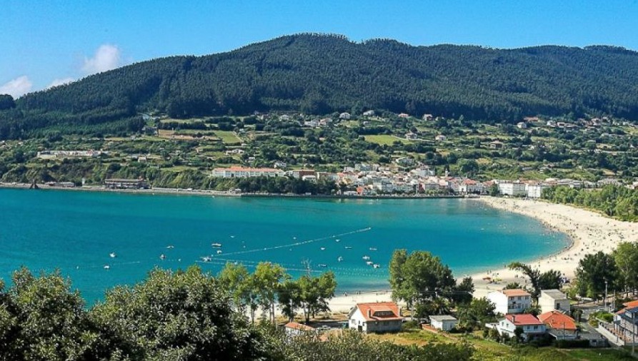 Castelo da Concepción vixiando a ría de Cedeira