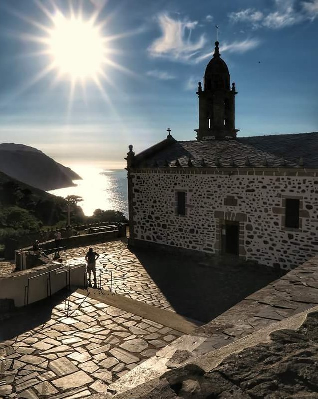 Retablo barroco do santuario de San Andrés de Teixido