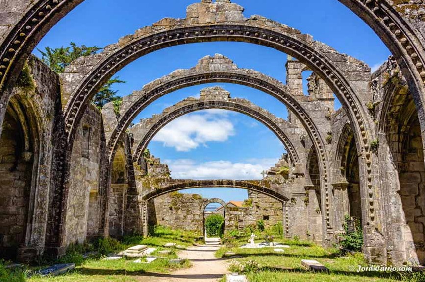 Vista aérea de Cambados e a ría de Arousa