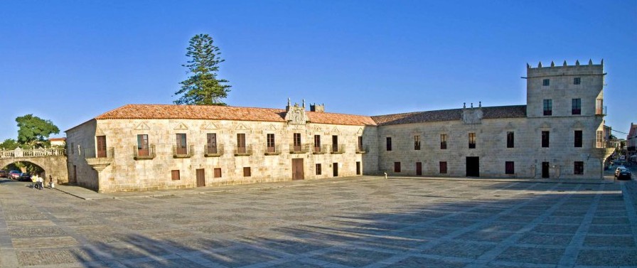 Torre de San Sadurniño na ría de Arousa